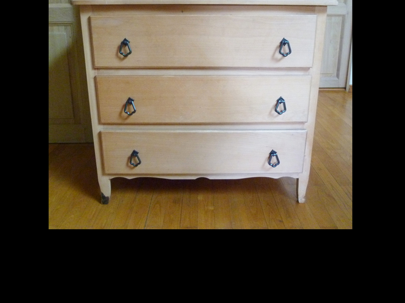 meuble-commode-nordique-pin-tiroirs-patine-bois-masion-vacances-AVANT