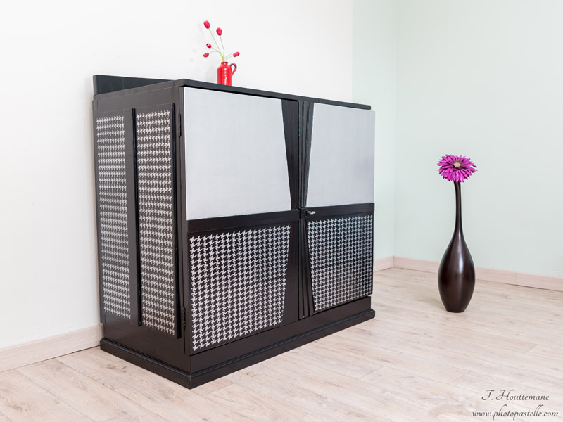 Meuble-Pierre-Lune-Noire-deco-métal-argent-1