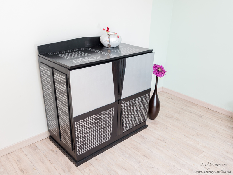 Meuble-Pierre-Lune-Noire-deco-métal-argent-2