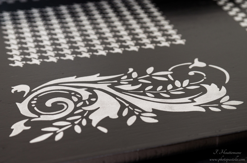 Meuble-Pierre-Lune-Noire-deco-métal-argent-4