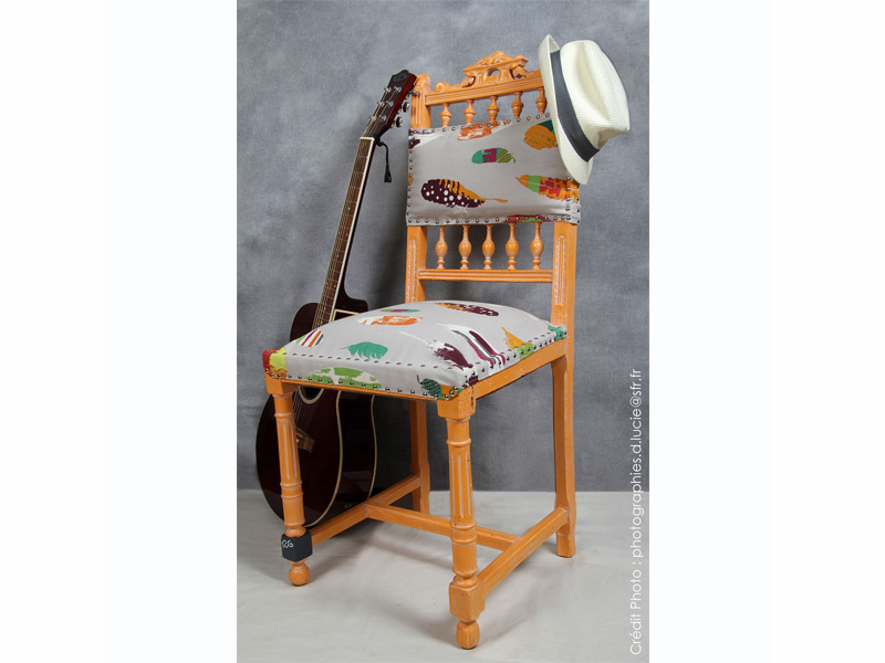 chaise-style-pop-orange-bois-artiste-1