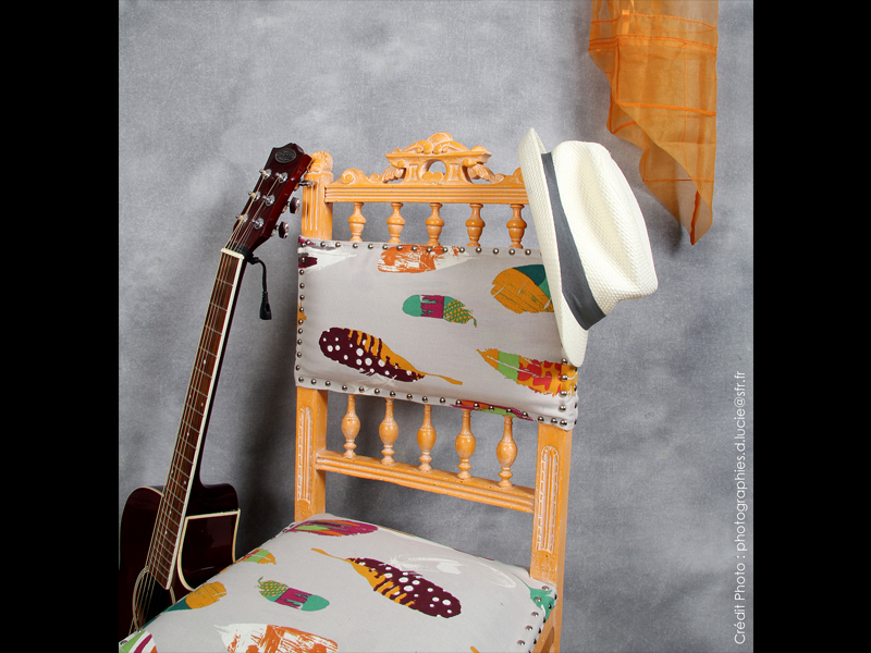 chaise-style-pop-orange-bois-artiste-2