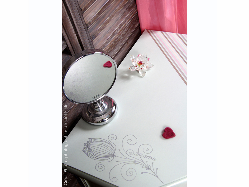 meuble-chevet-couleur-pastel-chambre-peint-main-4