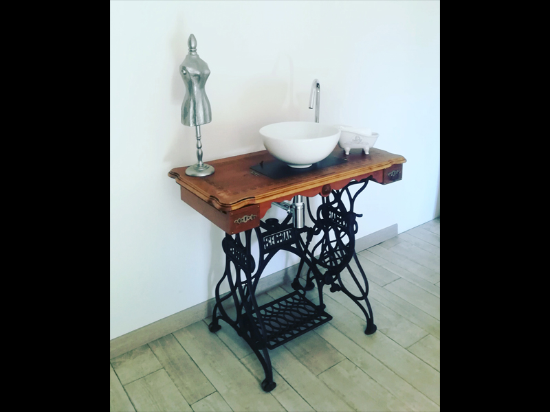machine-coudre-relooking-original-lavabo-upcycling-detournement-meuble